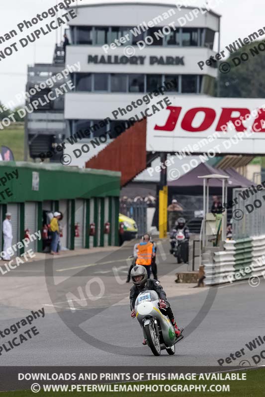 Vintage motorcycle club;eventdigitalimages;mallory park;mallory park trackday photographs;no limits trackdays;peter wileman photography;trackday digital images;trackday photos;vmcc festival 1000 bikes photographs